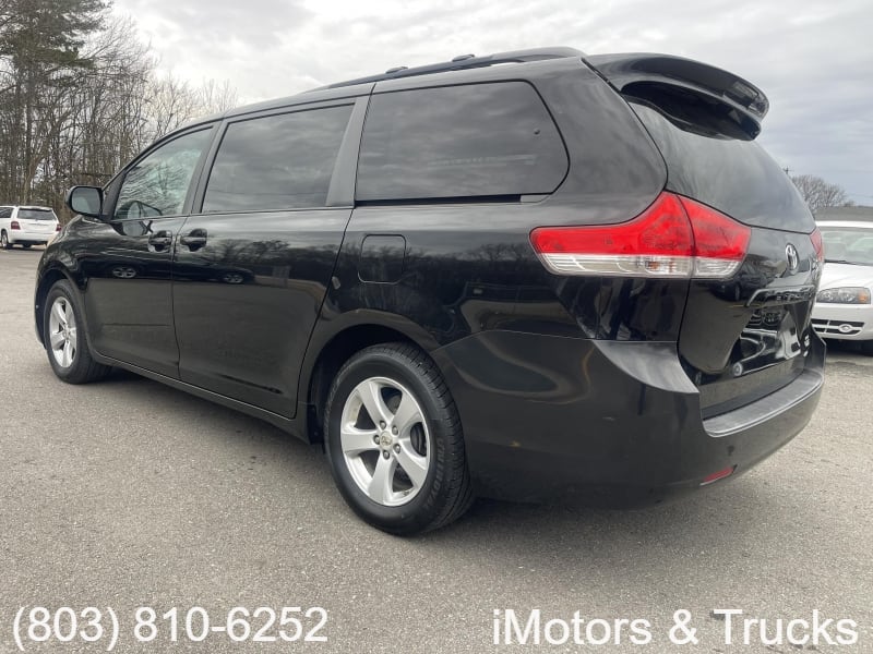 TOYOTA SIENNA 2012 price $7,700