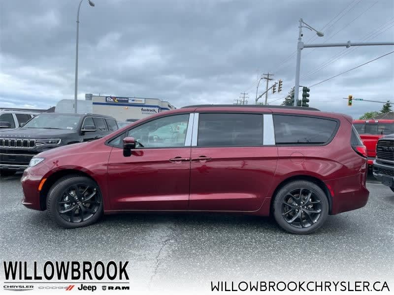 Chrysler Pacifica 2023 price $500