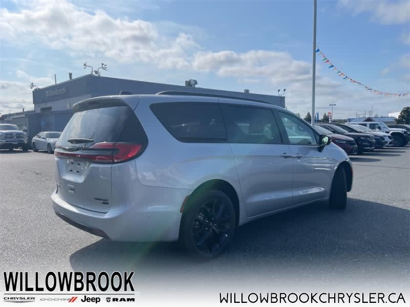 Chrysler Pacifica 2023 price $500