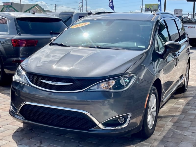 CHRYSLER PACIFICA 2018 price $25,990