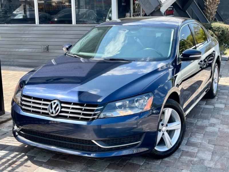 VOLKSWAGEN PASSAT 2013 price $11,980