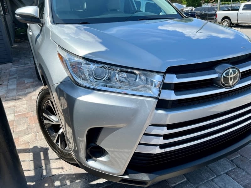 TOYOTA HIGHLANDER 2018 price $21,995