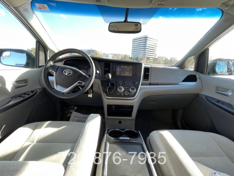 Toyota Sienna 2015 price $10,990