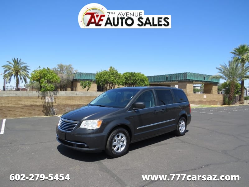 Chrysler Town & Country 2012 price $8,995