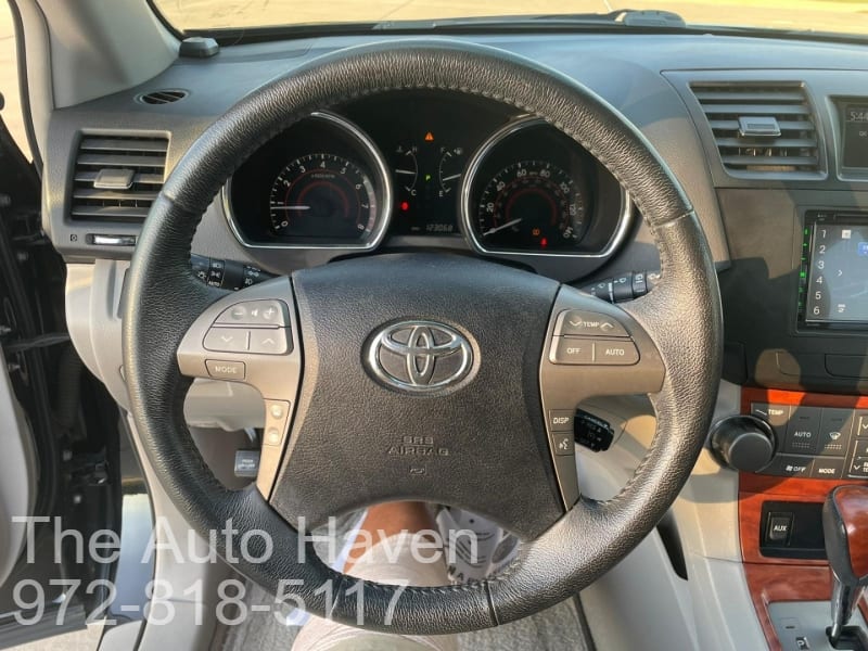Toyota Highlander 2010 price $14,990