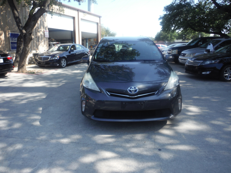 Toyota Prius v 2014 price $9,900