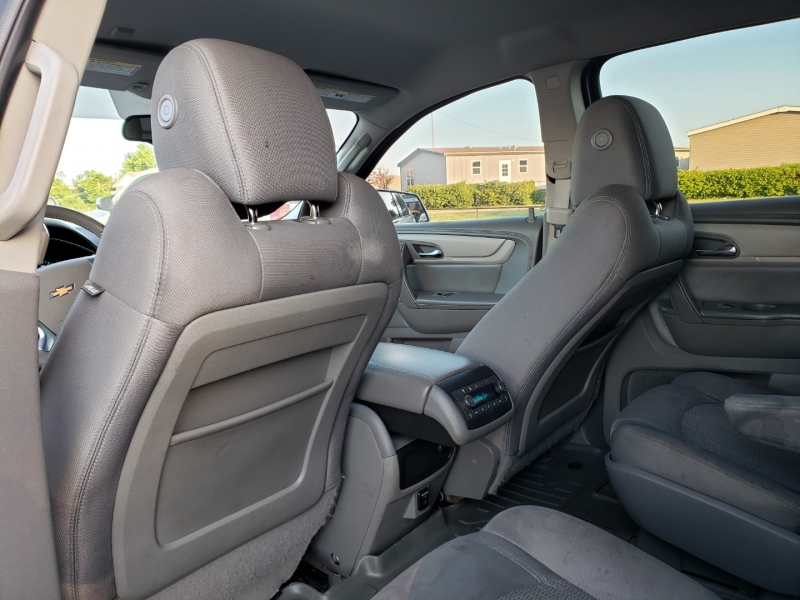 Chevrolet Traverse 2015 price $12,000