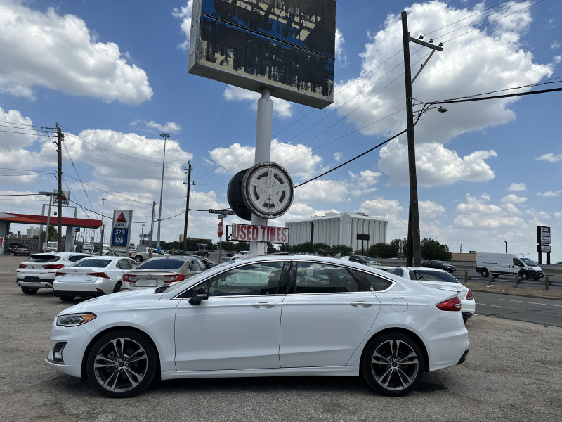 Ford Fusion 2019 price $19