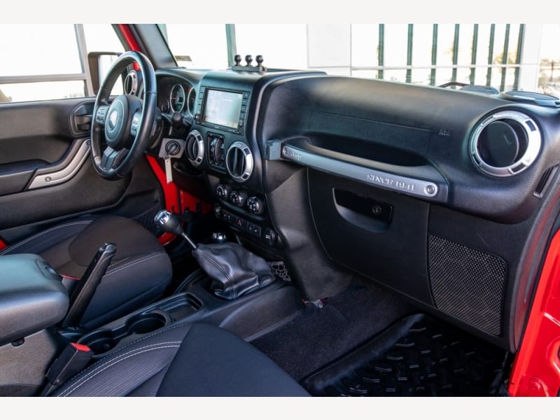 Jeep Wrangler Unlimited 2015 price $25,499