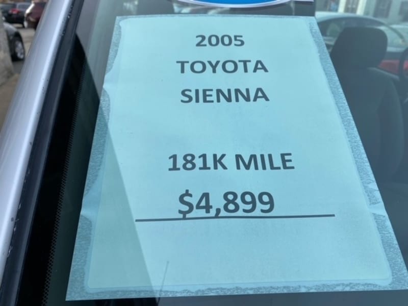 Toyota Sienna 2005 price $4,899