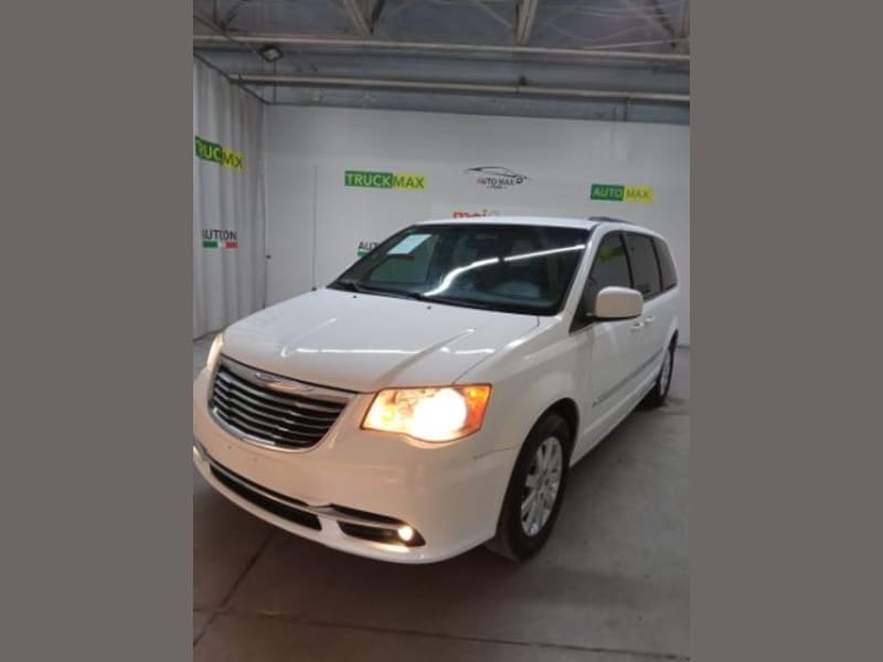 Chrysler Town & Country 2016 price $0