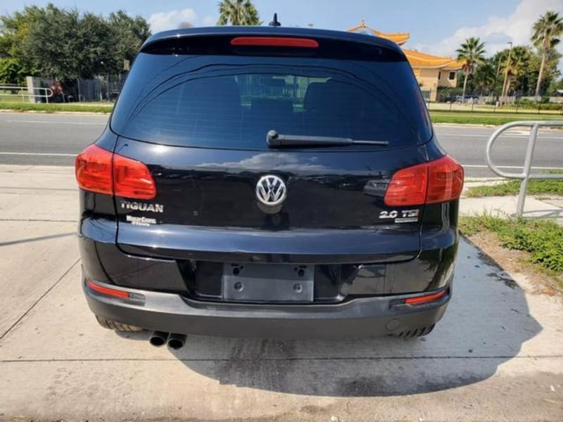 Volkswagen Tiguan 2014 price $7,990