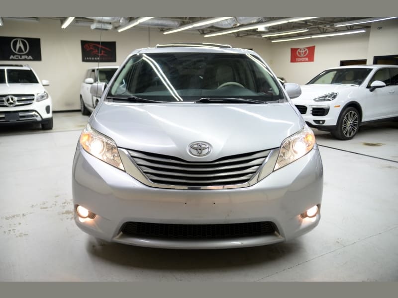 Toyota Sienna 2013 price $15,995