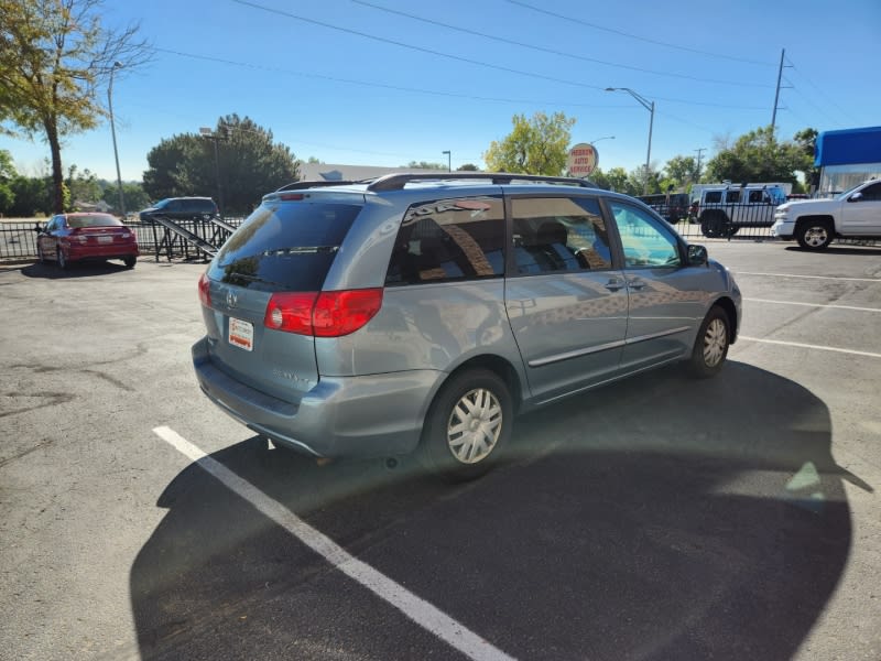 Toyota Sienna 2009 price Call for Pricing.