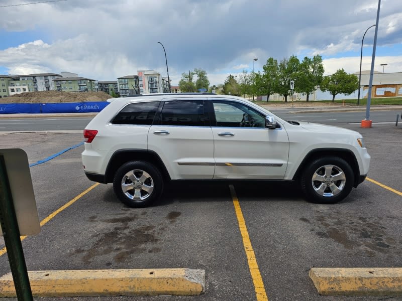 Jeep Grand Cherokee 2011 price Call for Pricing.