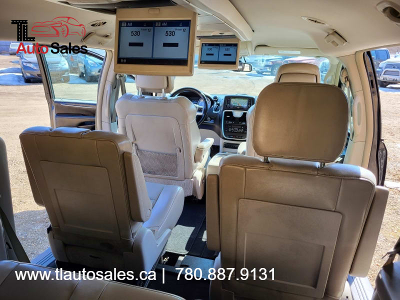 Chrysler Town & Country 2011 price $7,999