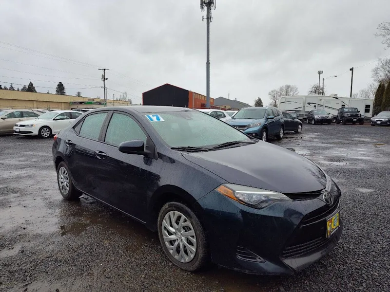 Universal Auto Sale 2017 Toyota Corolla Auto dealership in OR, Salem