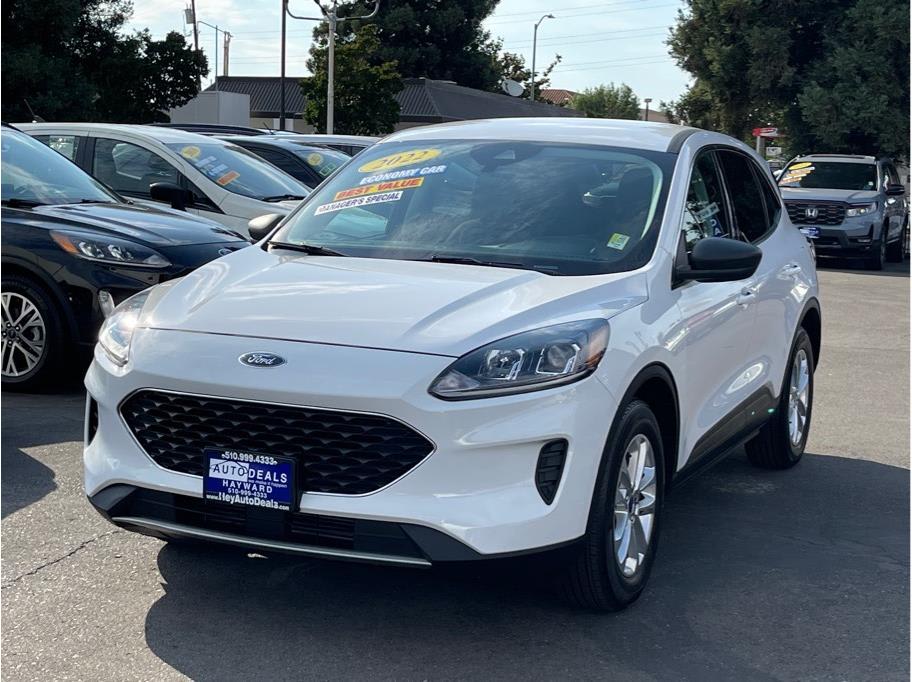 Used 2022 Ford Escape SE with VIN 1FMCU0G61NUB55356 for sale in Hayward, CA