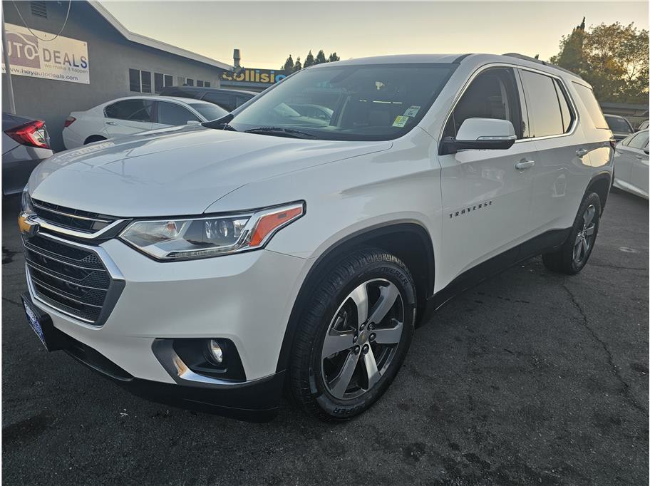 Used 2019 Chevrolet Traverse 3LT with VIN 1GNEVHKW7KJ302686 for sale in Hayward, CA