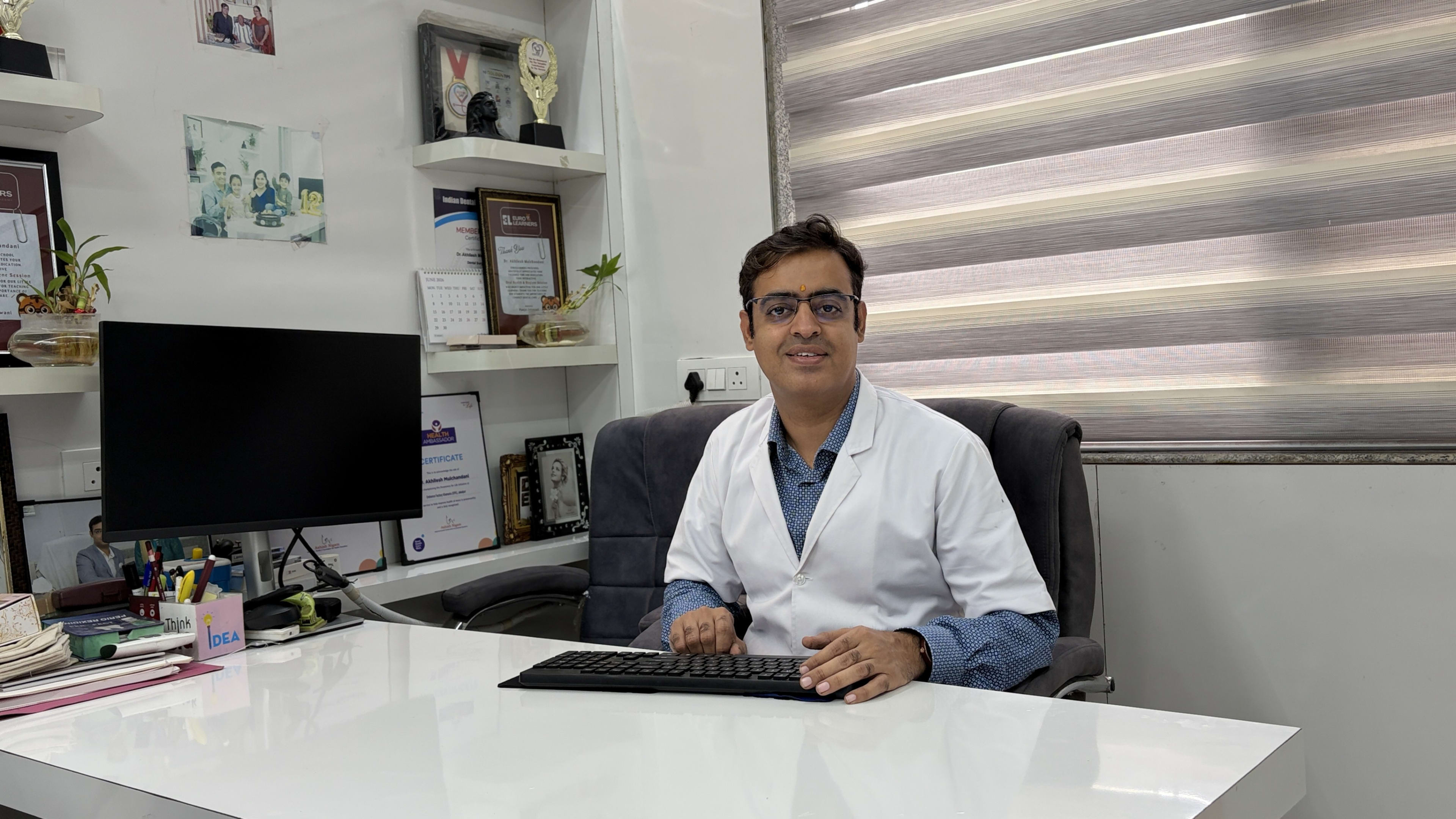 Dr. Akhilesh Mulchandani