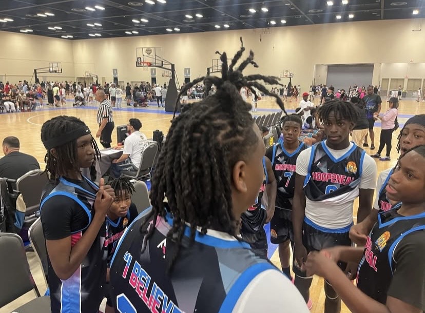 Hoop2Heal-sponsored AAU team in action