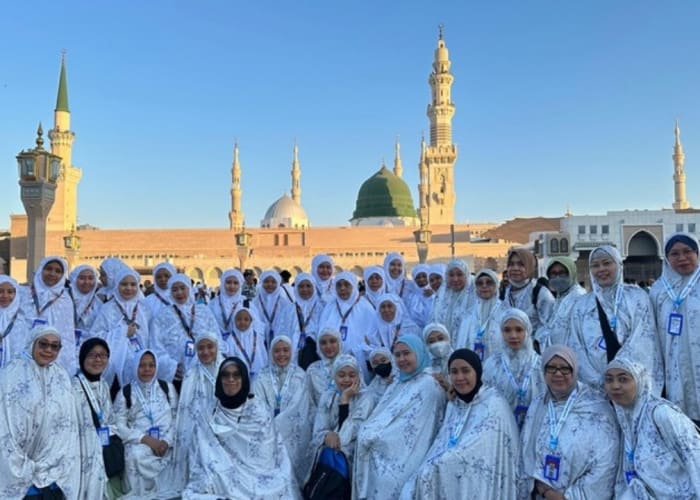 Paket umroh Silver · Madinah First Desember