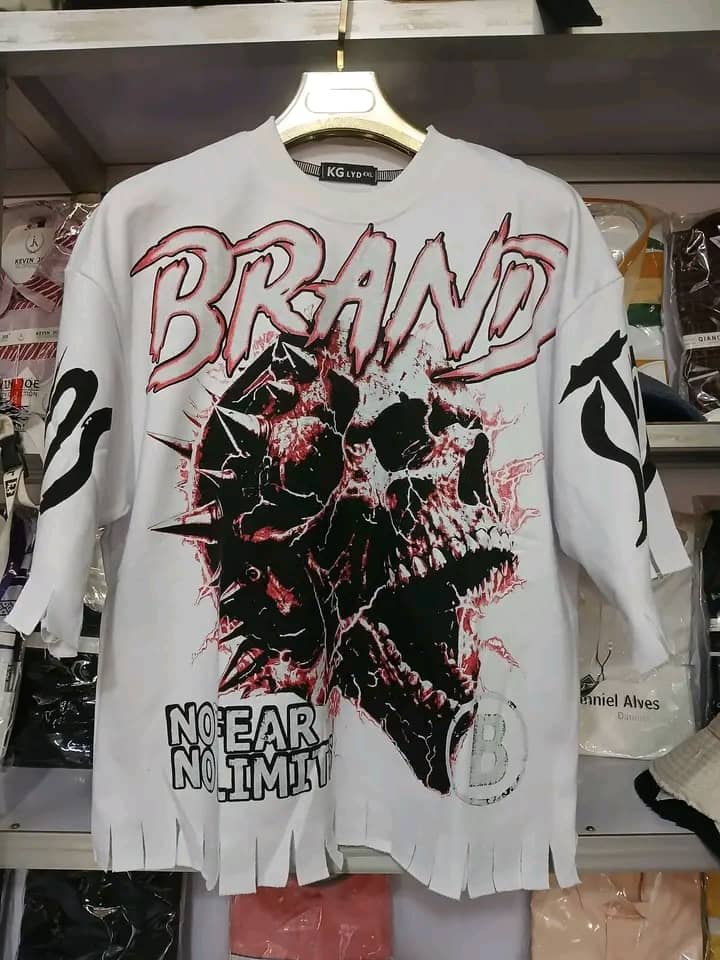T-shirt blanc BRAND crâne gothique NO EAR NO LIMIT