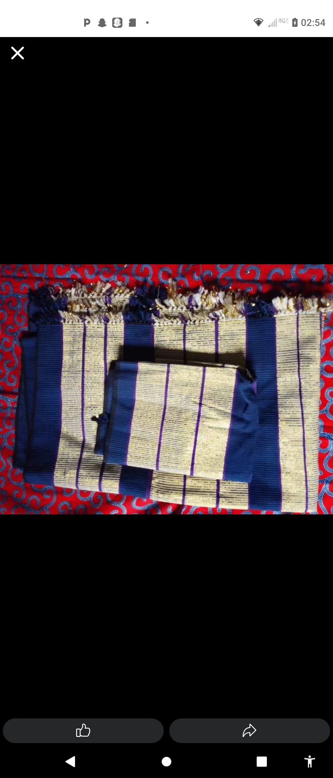 Couverture traditionnelle tissée bleu et beige