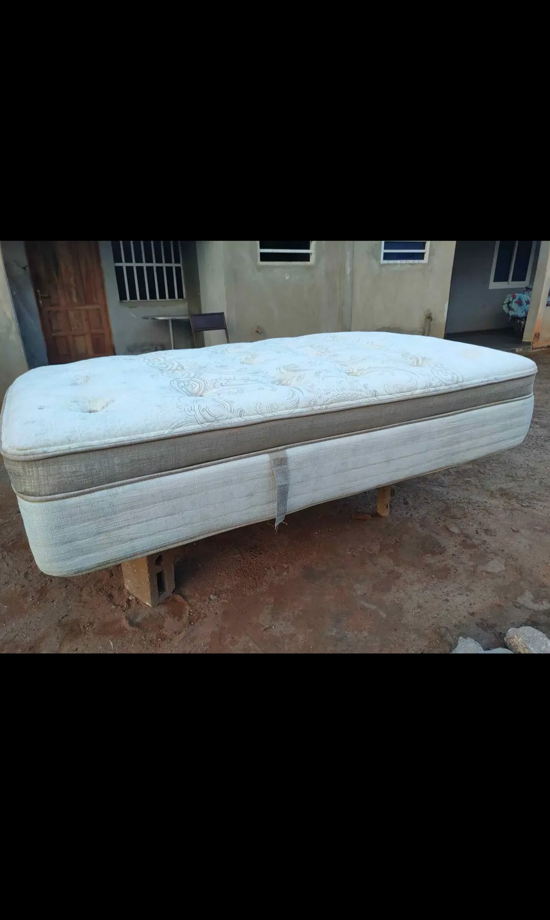 Matelas ressorts ensachés 1 place - Bon état