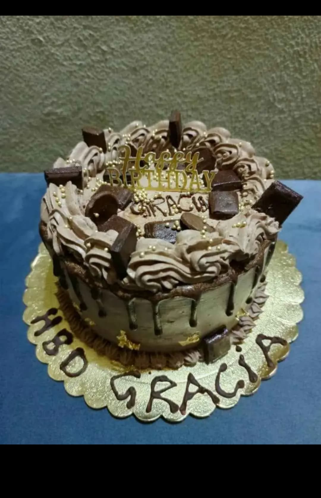 Gâteau d'anniversaire personnalisé - Chocolat et vanille