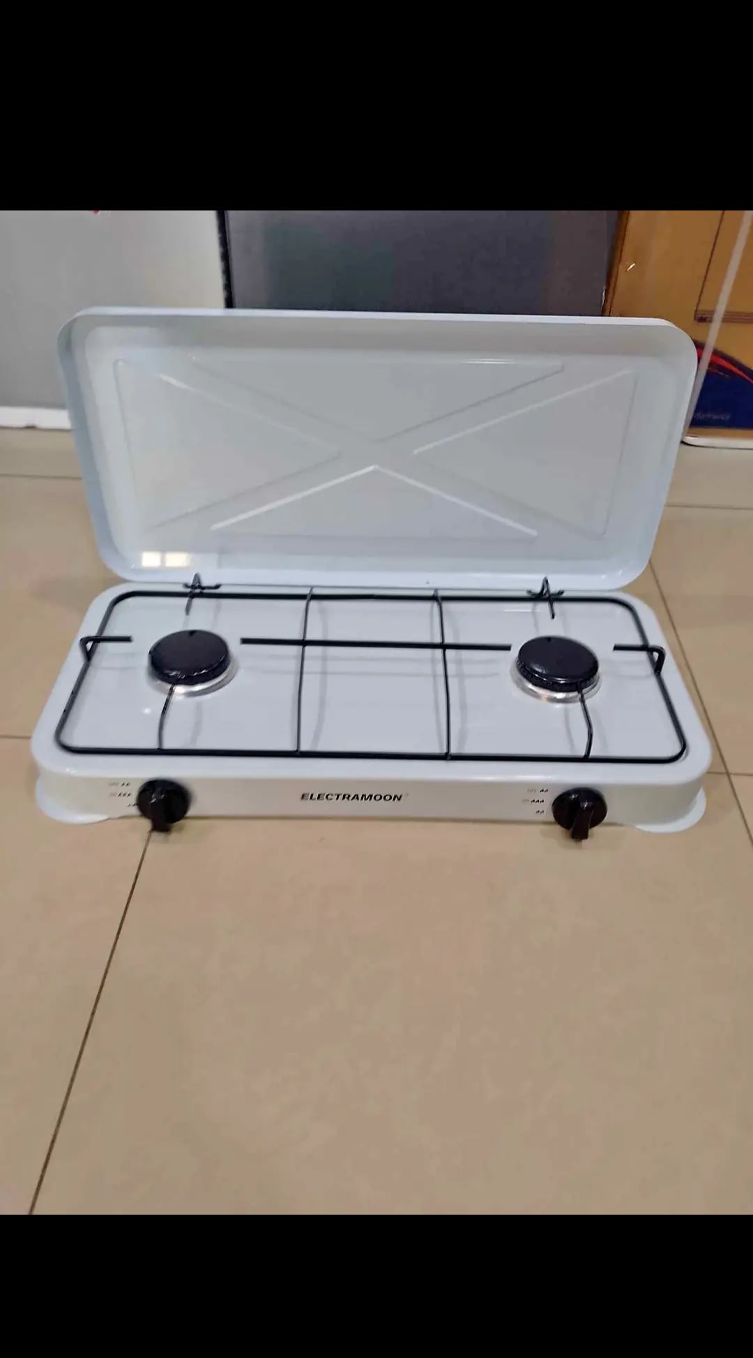 Cuisinière à gaz portable 4 foyers avec couvercle