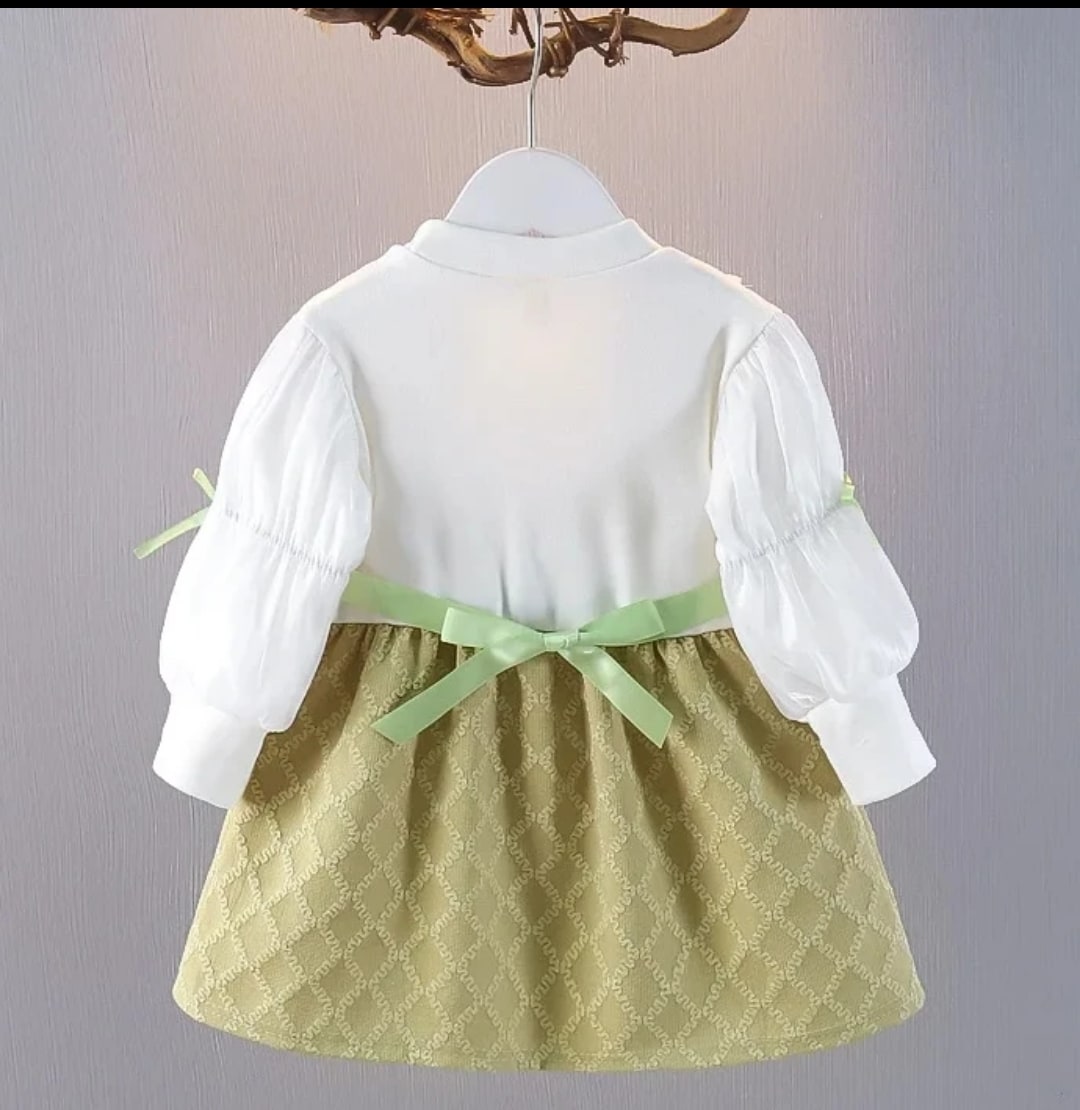 Robe bébé fille vert olive avec nœud et manches bouffantes