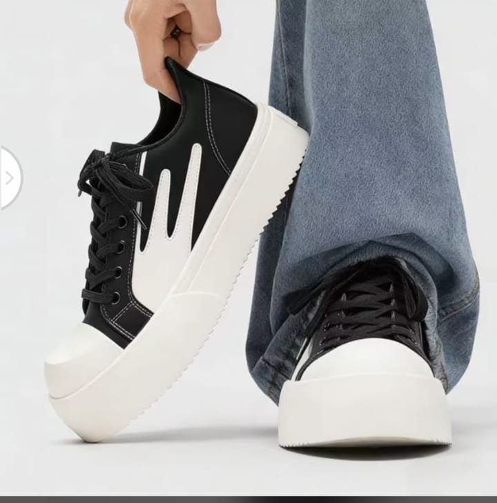 Sneakers Plateforme Noir et Blanc - Style Moderne