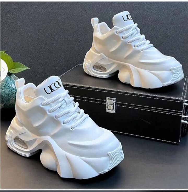 Baskets blanches UCC tendance - Chaussures de sport moderne