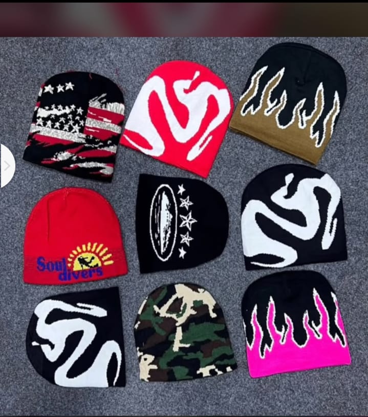 Lot de 9 bonnets/chapeaux vintage et streetwear