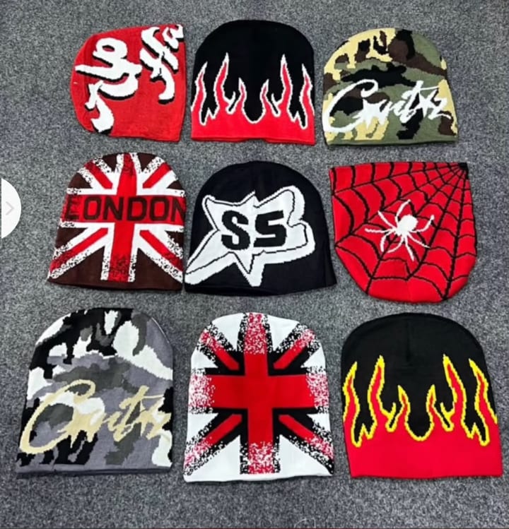 Lot de 9 bonnets styles variés - Designs tendance