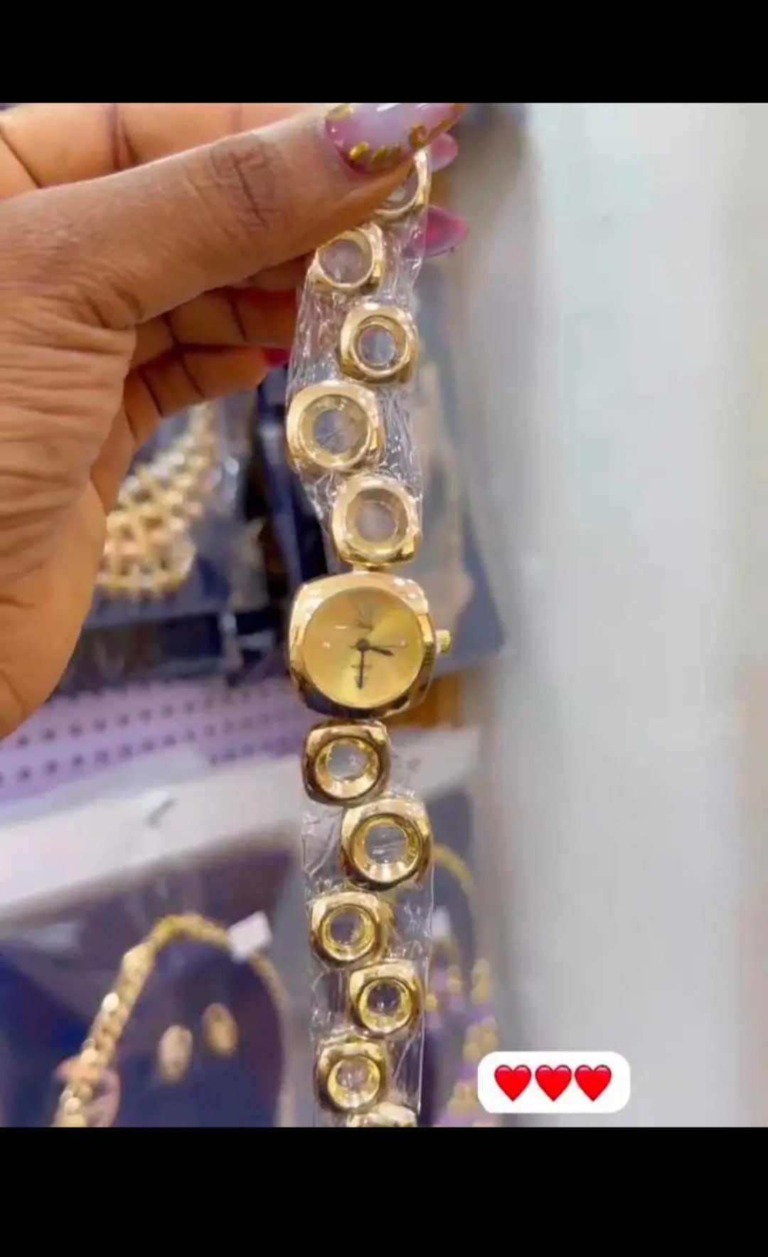 Montre bracelet dorée avec strass - Design élégant
