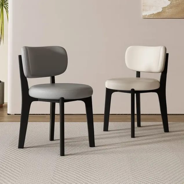 Chaise design moderne pieds noirs - Confortable et élégante