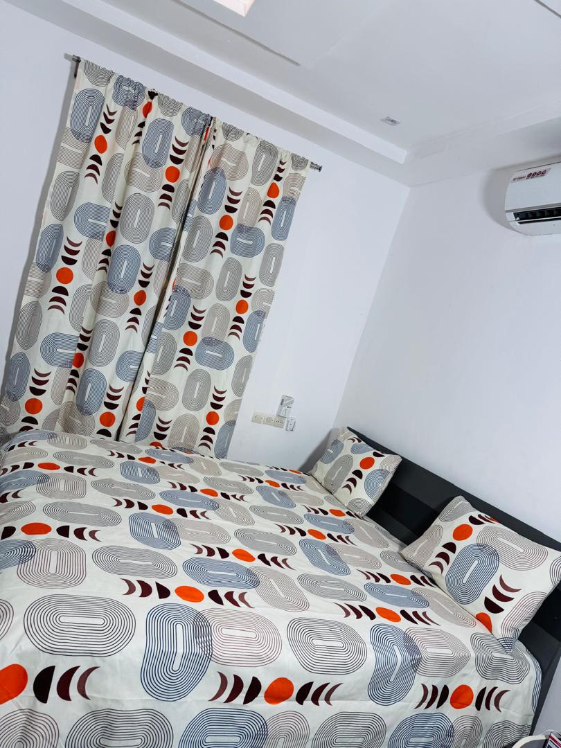 Ensemble Literie Complet - Housse de Couette + Rideaux Assortis Motifs Géométriques