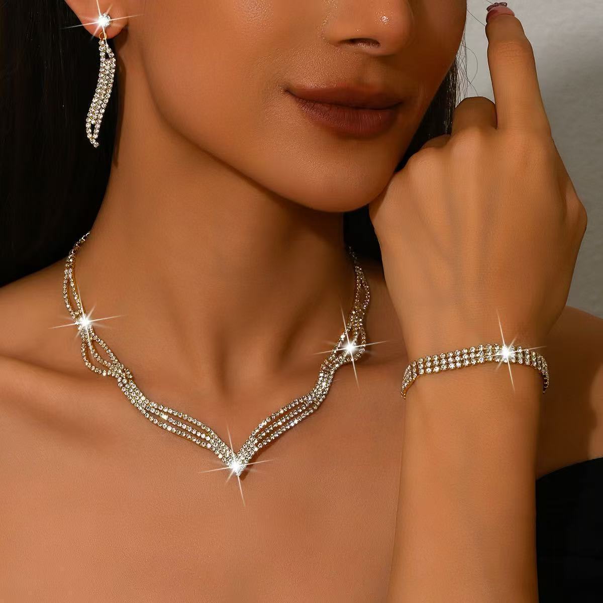 Parure de bijoux mariage strass cristal - Collier, boucles, bracelet et bague