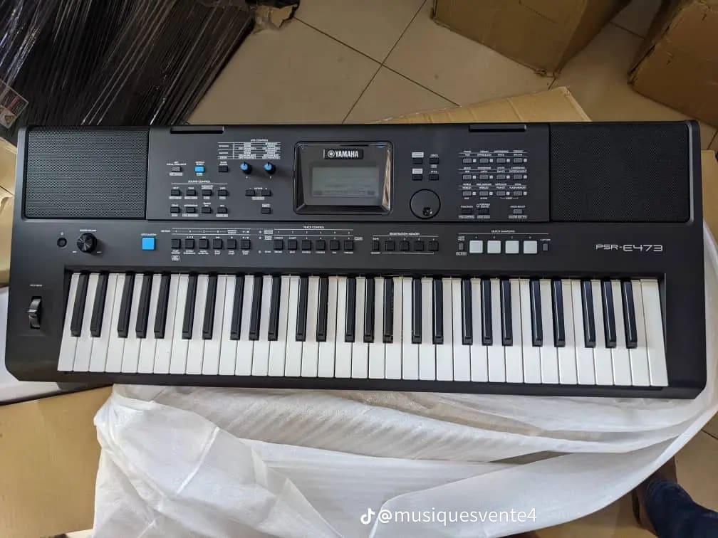 Yamaha PSR-E473 - Clavier électronique 61 touches