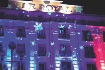 la facade illuminée du royal
