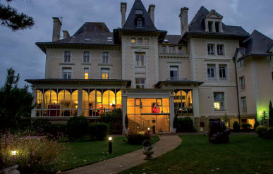 villa-caroline-soirees-animees-min.jpg