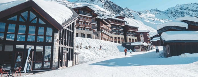Hôtel au cœur de la station avec piste enneigée et montagnes - Hôtel Eden des cimes - La Plagne