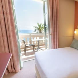 Hôtel Balmoral à Menton - chambre invividuelle avec balcon vue mer - Vacances Bleues