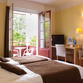 Comfort Room for 3 people with balcony or terrace, Hôtel Orhoitza, Hendaye