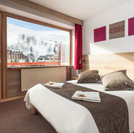 CHAMBRE_70_MMV_2Alpes-Panorama_ManuReyboz (1).jpg