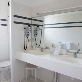Bathroom, Orhoïtza Hotel