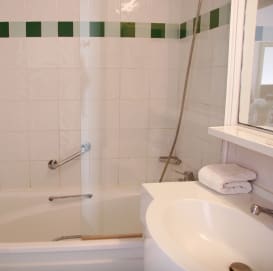 Salle de bain chambre Confort 2 personnes mer