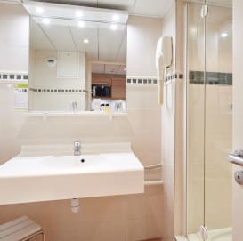 Bathroom, Le Méditerranée residence